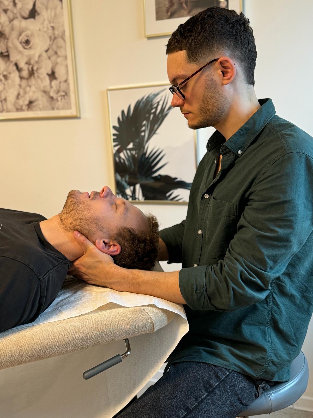 Iyad El Habach devant le centre Kap Care Mérignac